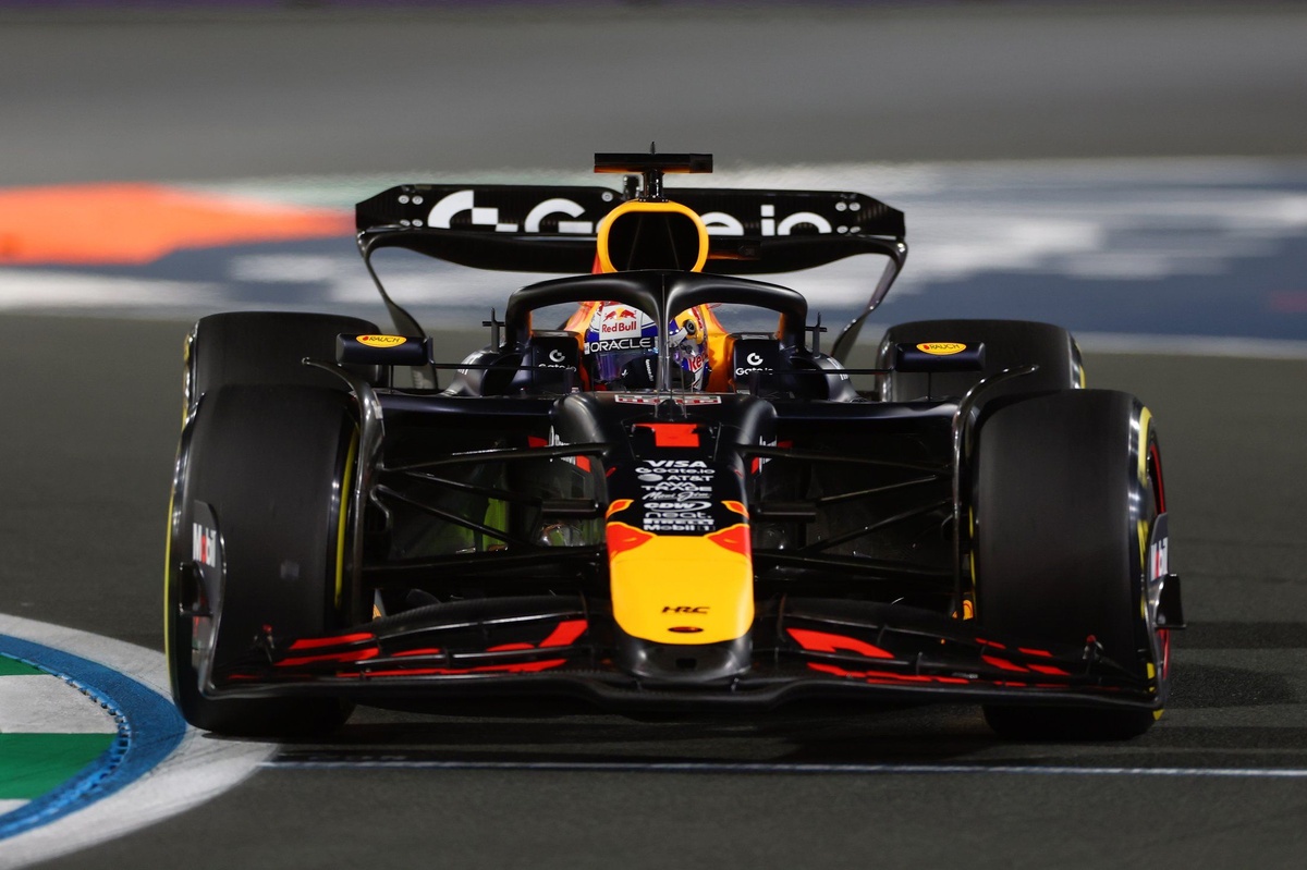 Verstappen: "Araç hala istediğim seviyede değil"