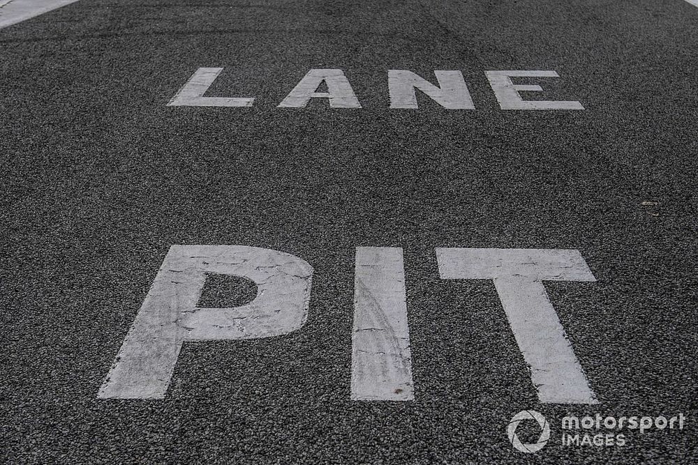 Pit Lane Entry