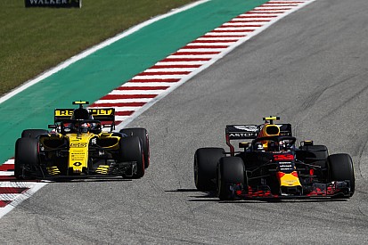 Sainz: "Fenomeen Verstappen heeft me betere rijder gemaakt"