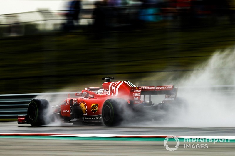 Dipenalti, Vettel protes peraturan bendera merah