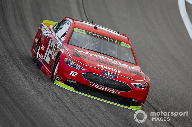 Blaney leads opening Kansas practice, Larson wrecks