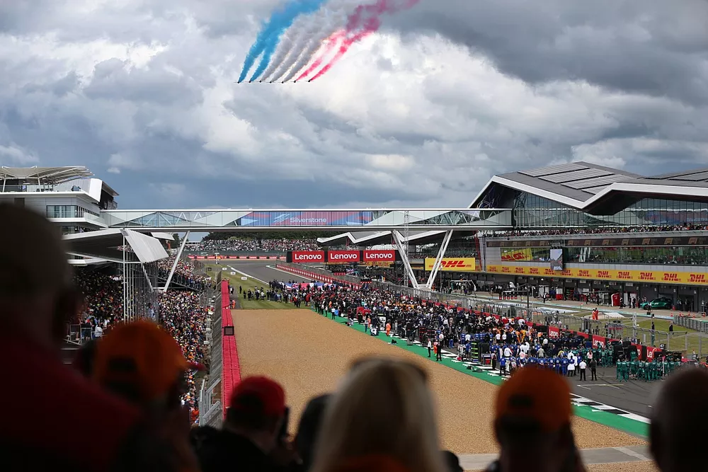 The Red Arrows fly over the grid