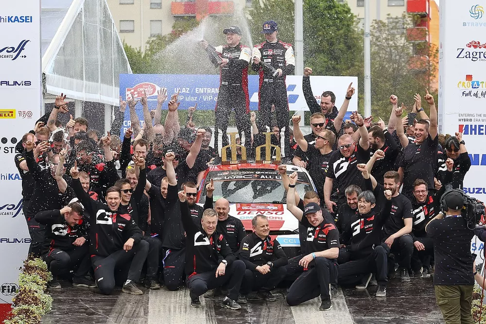 Kalle Rovanper&auml;, Jonne Halttunen, Toyota Gazoo Racing WRT Toyota GR Yaris Rally1with the team