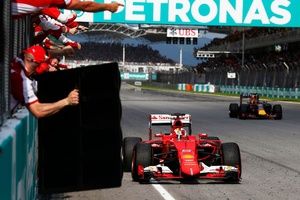 イワヤ　ホンダ　F1 エンジン　ディスプレイ　1/10 ホンダのF1用V10エンジン、オークションで落札される。非稼働