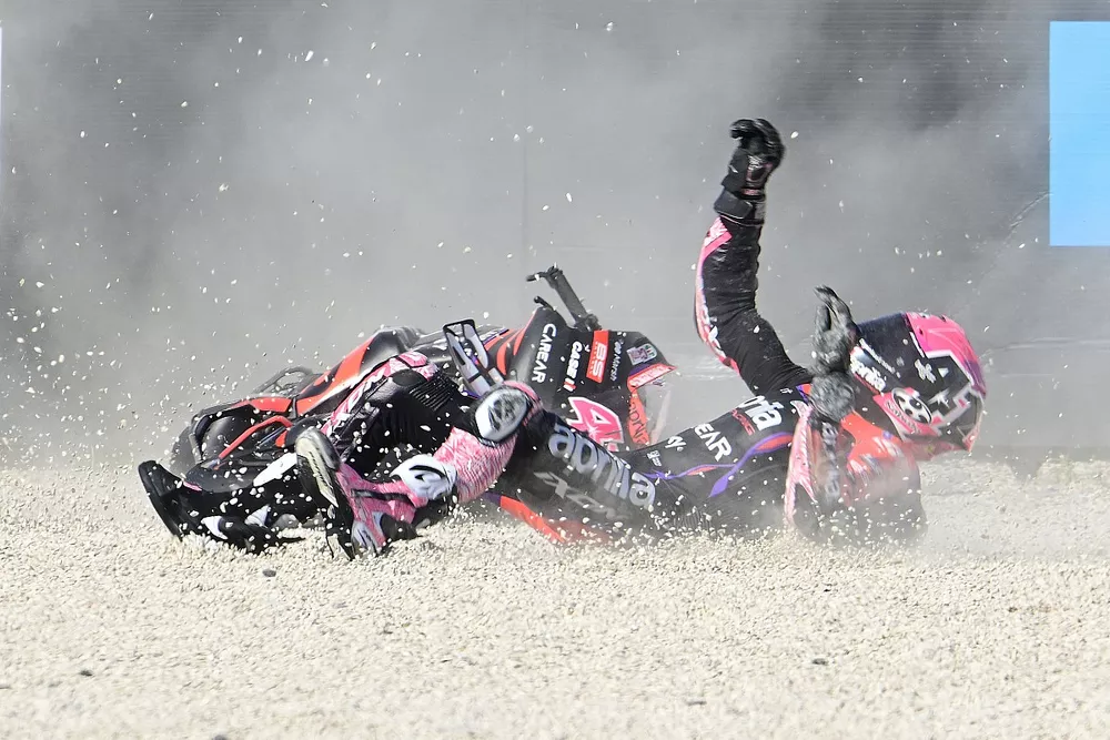 Chute d'Aleix Espargaro, Aprilia Racing Team 