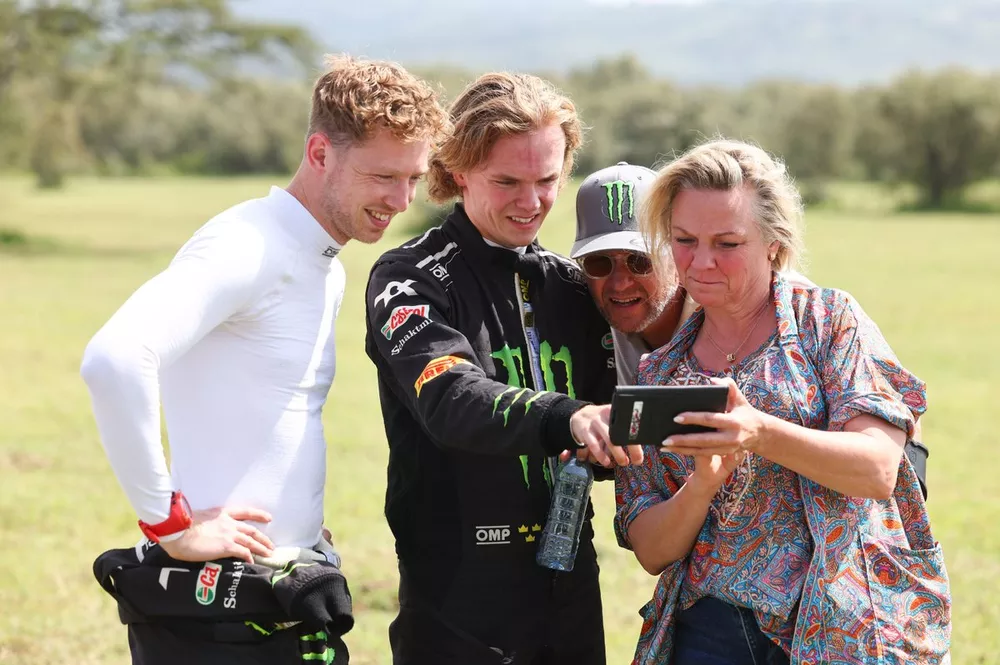 Oliver Solberg, Petter Solberg, Elliot Edmundson, Pernilla Solberg, Skoda Fabia Rally2 Evo