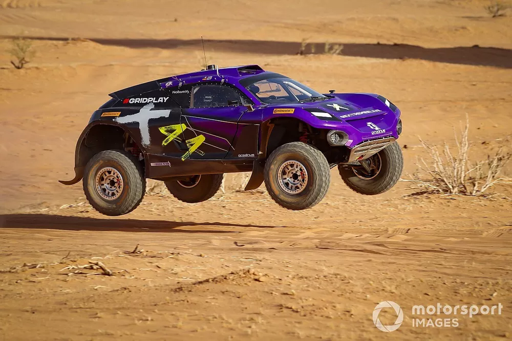 كريستينا غوتيريز وسيباستيان لوب، اكس44