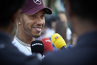 Hamilton elogia arte de carro de 2021: “Legal para c******”