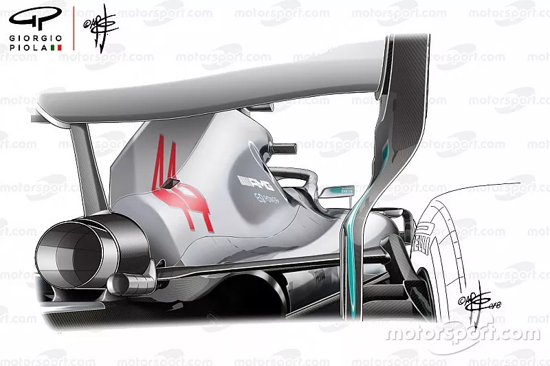 Vista trasera de los nuevos retrovisores en el Mercedes AMG F1 W09 