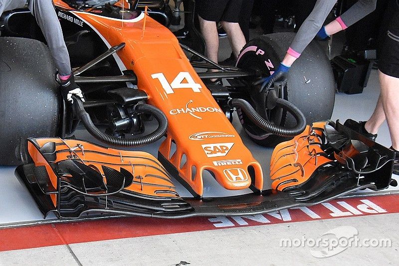 McLaren MCL32 nose and front wing