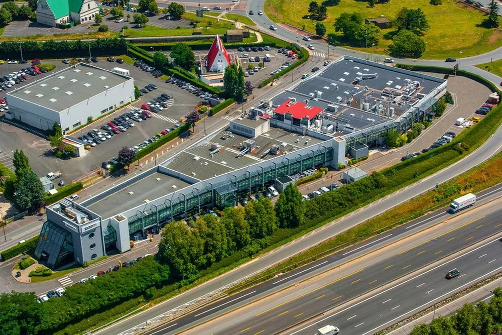 Visione aerea della factory Renault a Viry-Ch&acirc;tillon