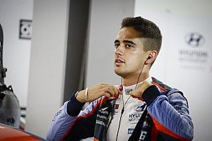 Mikel Azcona repite como punta de lanza de Hyundai para el TCR World Tour
