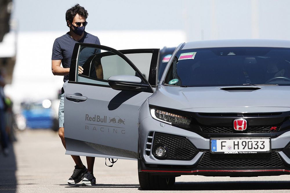 Sergio Pérez, Red Bull Racing en un Honda Civic Type R