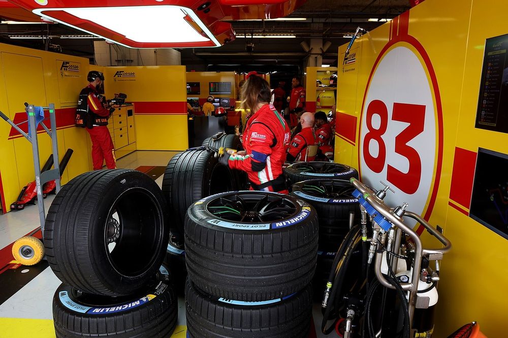 Garage of #83 AF Corse Ferrari 499P: Robert Kubica, Yifei Ye, Philip Hanson