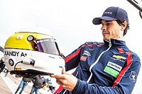 Stock Car: Marcos Gomes corre com capacete de Xandy Negrão em Cascavel