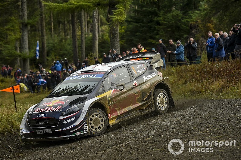 Galles, PS4: tris di Tanak. Ogier nei guai: ha perso la prima e la seconda marcia!