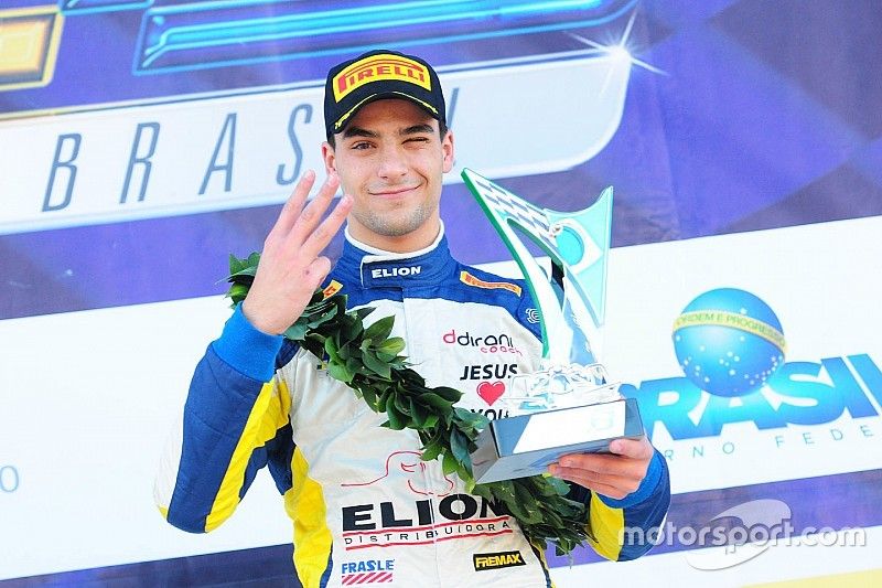 Matheus Iorio comemora