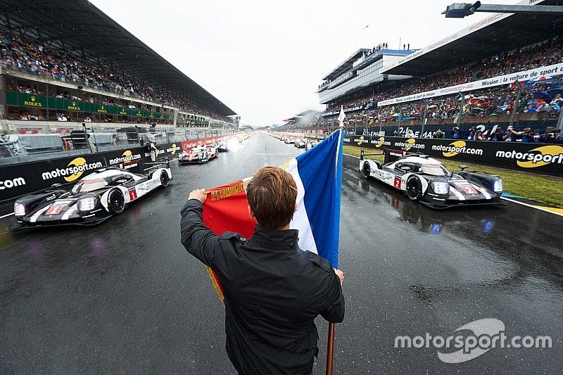 #2 Porsche Team Porsche 919 Hybrid: Romain Dumas, Neel Jani, Marc Lieb and #1 Porsche Team Porsche 9