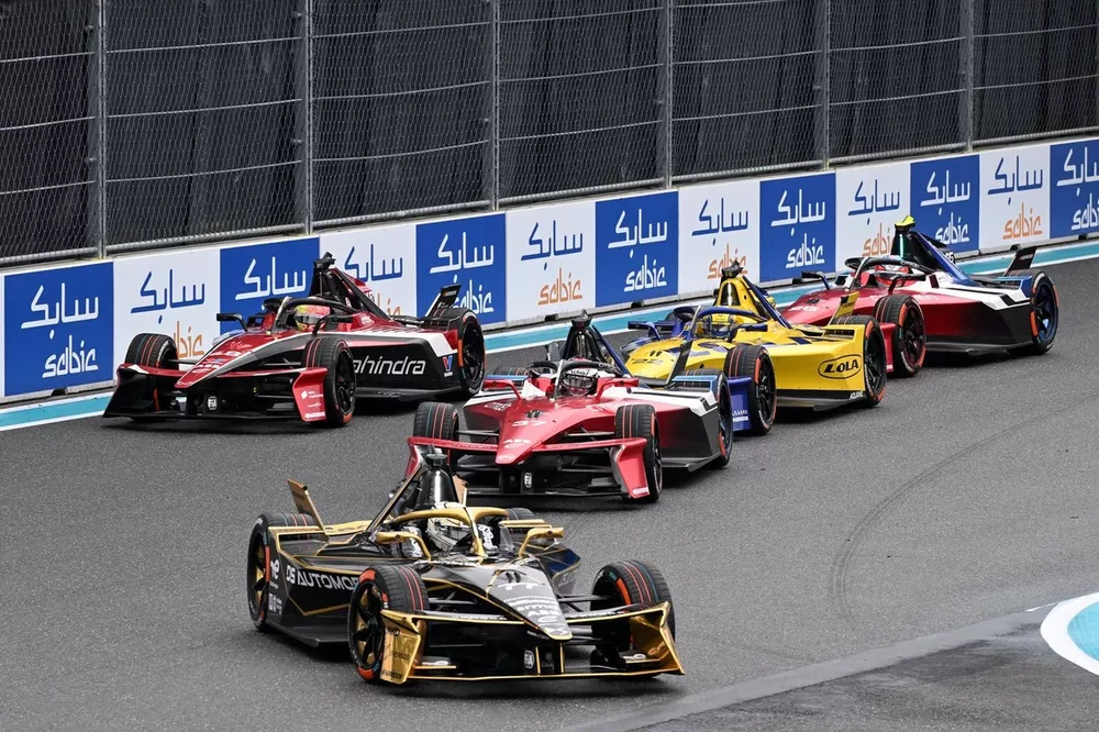 Taylor Barnard, DS Penske DS E-Tense FE25, Nick Cassidy, Citroen Racing e-CX, Edoardo Mortara, Mahindra Racing Mahindra M12Electro, Zane Maloney, Lola Yamaha ABT Formula E Team Lola-Yamaha T001