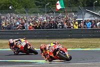 M&aacute;rquez cree que la carcasa blanda es el elemento que le ha hecho sufrir m&aacute;s que Pedrosa