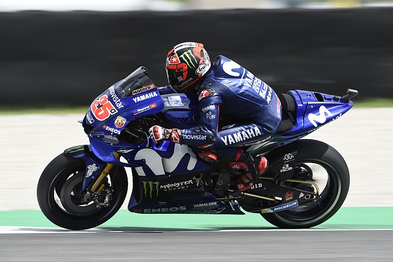 Виньялес закончил лидером пятничные тренировки MotoGP в Нидерландах