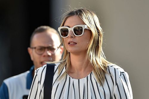 Mar&iacute;a Sharapova expone la "heroicidad" de los pilotos de F1 fuera del coche