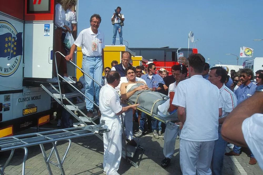 motogp-500cc-dutch-tt-1992-mick-doohan-honda-after-his-crash