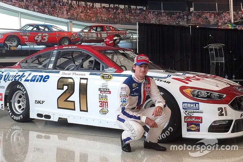 Ryan Blaney, throwback David Pearson paint scheme