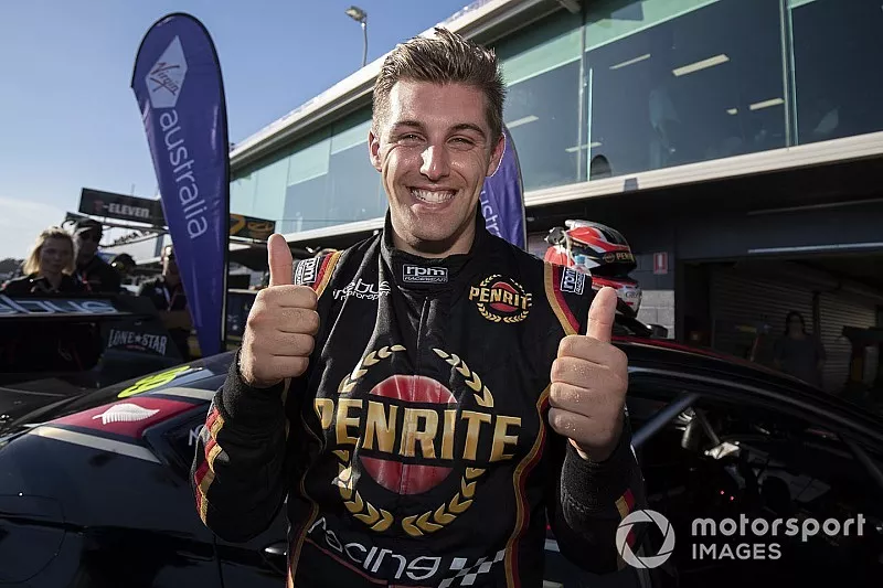 Third place Anton De Pasquale, Erebus Motorsport Holden
