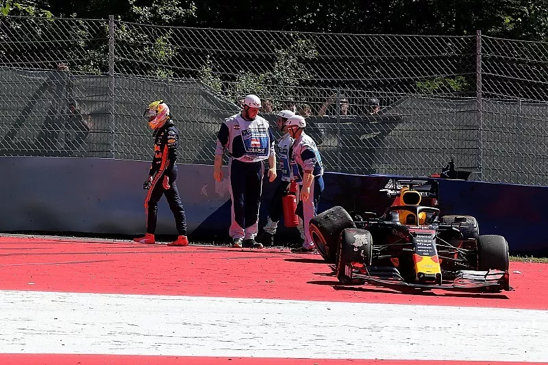 Max Verstappen, Red Bull Racing RB15, apr&egrave;s son accident