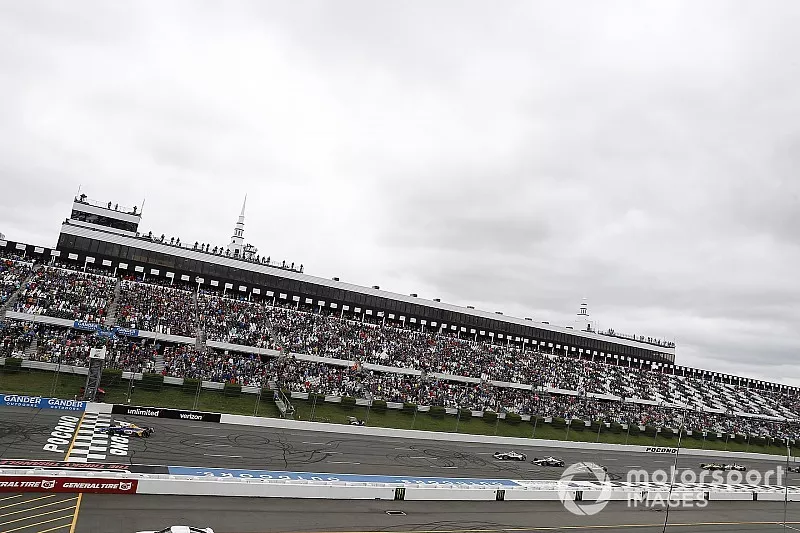 Alexander Rossi, Andretti Autosport Honda en t&ecirc;te au restart
