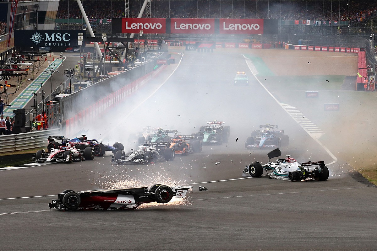 動画】F1イギリスGPスタート直後に起きた、戦慄のクラッシュ