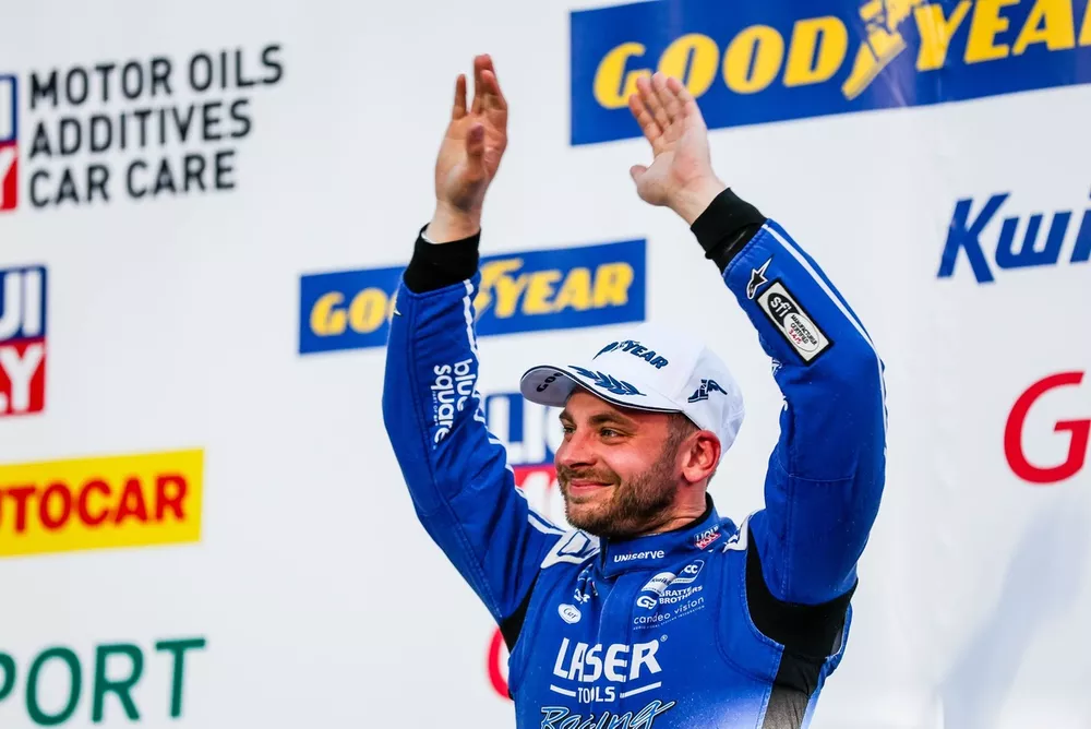 Jake Hill, Laser Tools Racing with MB Motorsport BMW 330i M Sport