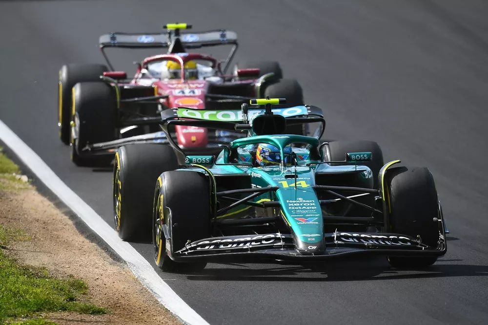 Lewis Hamilton, Ferrari, Fernando Alonso, Aston Martin Racing, Yuki Tsunoda, Red Bull Racing Team