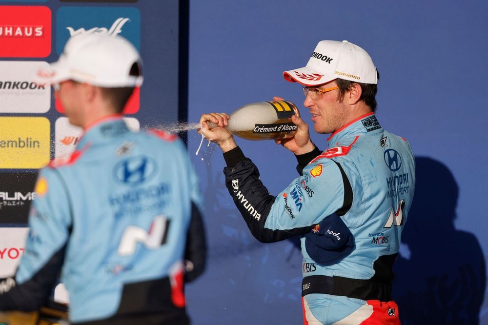 Podium: Thierry Neuville, Hyundai World Rally Team