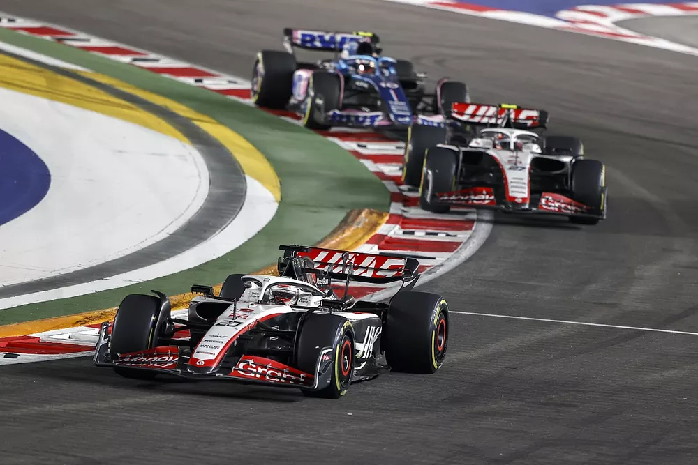 Kevin Magnussen, Haas VF-23, Nico Hulkenberg, Haas VF-23, Pierre Gasly, Alpine A523