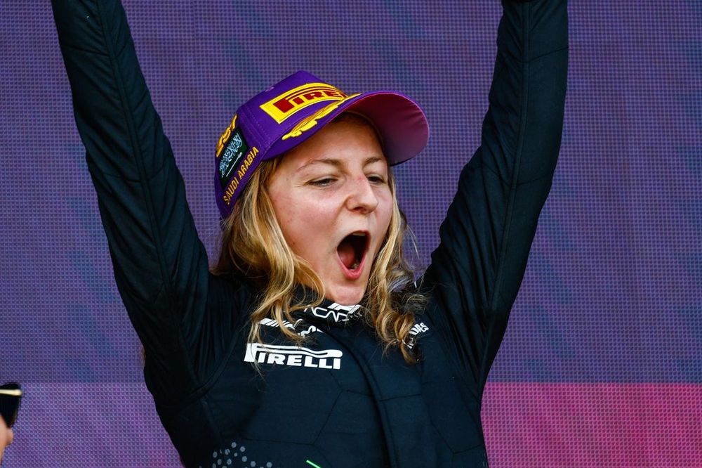 Podium: Race winner Doriane Pin, PREMA Racing