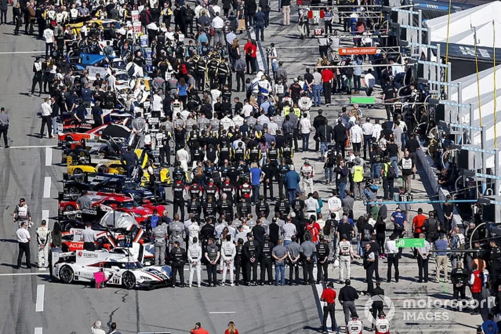 Pitlane atmopshere