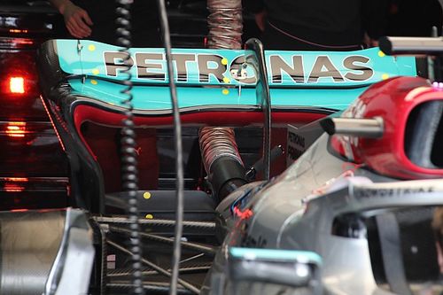 Mercedes experiments continue with Hamilton/Russell F1 wing choices