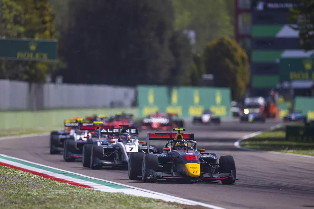 Isack Hadjar, Hitech GP