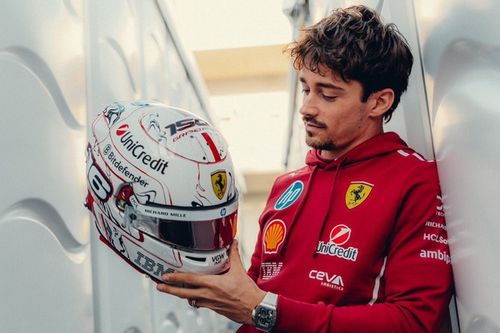 Leclerc celebra en Japón 150 GP en F1 con un casco especial