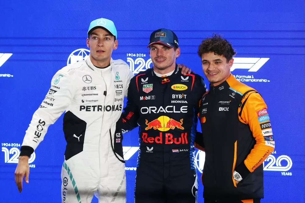 Pole man Max Verstappen, Red Bull Racing, George Russell, Mercedes-AMG F1 Team, Lando Norris, McLaren F1 Team, poseren voor foto's in Parc Ferme 