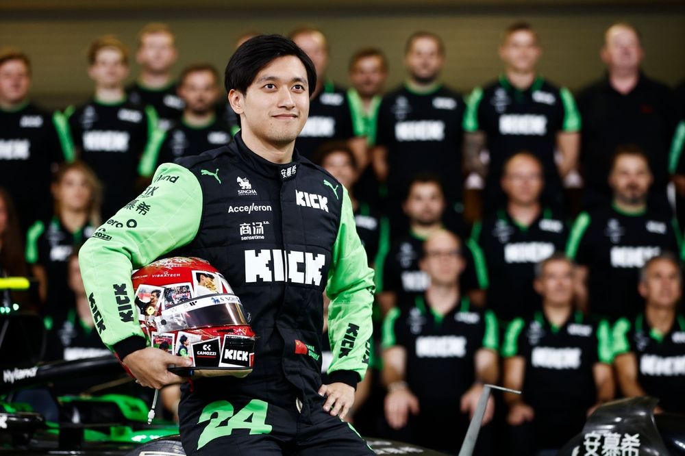 Zhou Guanyu, Stake F1 Team KICK Sauber