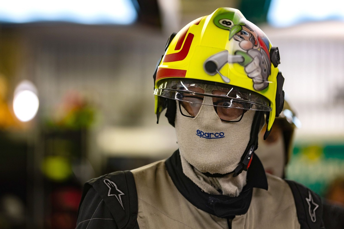 https://cdn-4.motorsport.com/images/amp/0ZR98DM0/s6/mecanico-3.jpg