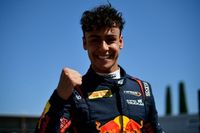 F2 Barcelona: Lindblad se luce en Montmel&oacute;; Pepe Mart&iacute; remonta tras una gran salida