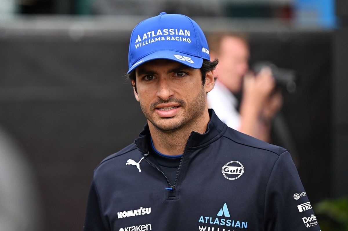 Sainz: "Albon'la birbirimize karşı çok açık sözlüyüz"