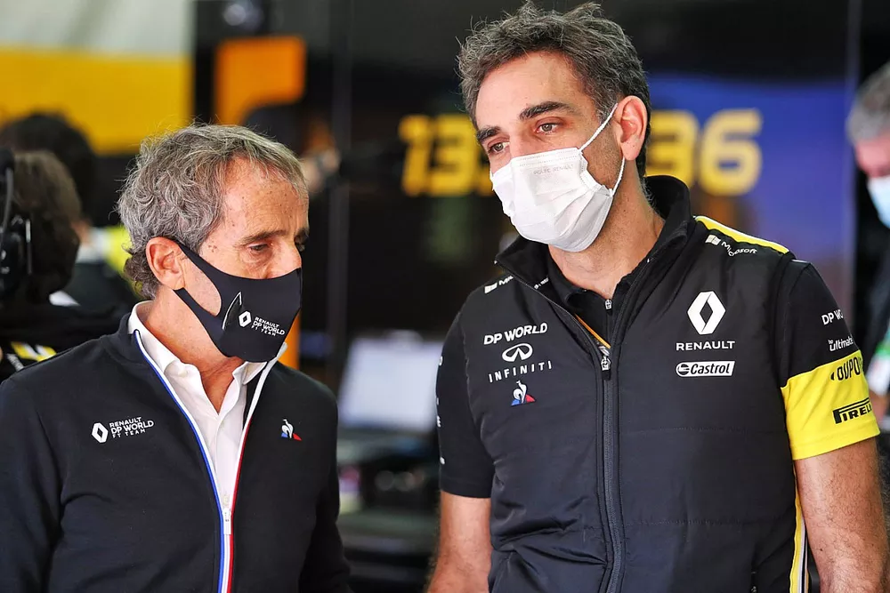 Alain Prost, Diretor N&atilde;o-Executivo da Equipe Renault F1, com Cyril Abiteboul, Diretor Geral da Renault Sport F1