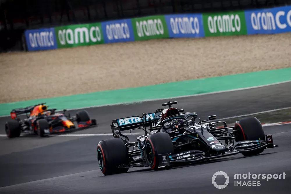 Lewis Hamilton, Mercedes F1 W11, Max Verstappen, Red Bull Racing RB16