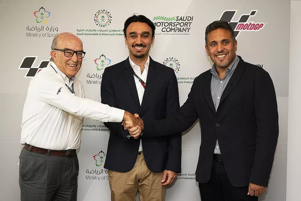Carmelo Ezpeleta, Dorna CEO with HRH Prince Abdulaziz bin Turki Al-Faisal, Minister of Sport, Saudi Arabia, HRH Prince Khalid Bin Sultan Al Abdullah Al-Faisal, Chairman of the Saudi Automobile and Motorcycle Federation (SAMF) and the Saudi Motorsport Company (SMC)