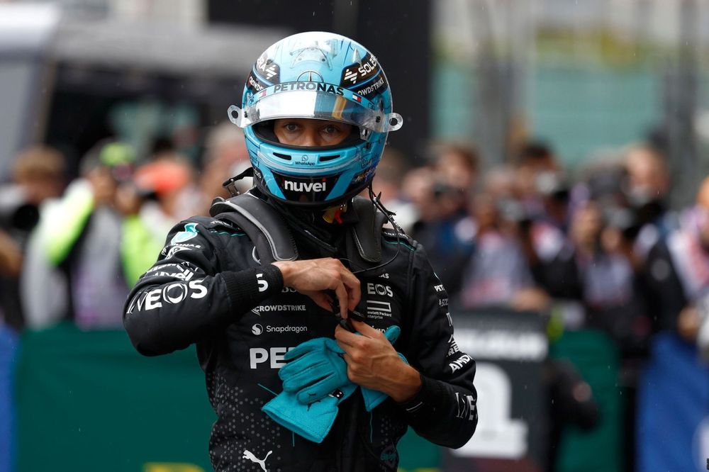 スポーツ選手 G.Russell 2022 Mercedes AMG Used Visor スポーツ選手 G.Russell 2022 Mercedes AMG Used Visor スポーツ